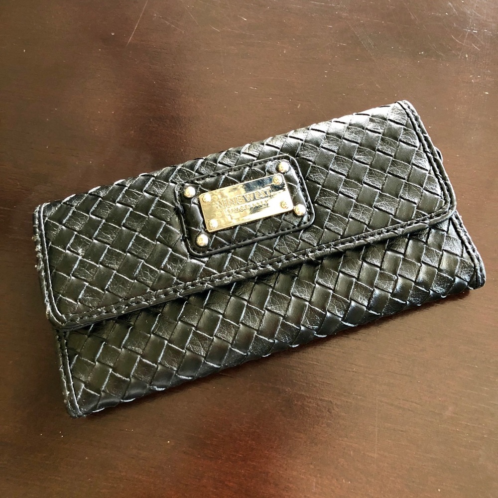 Nine west black weaved style wallet